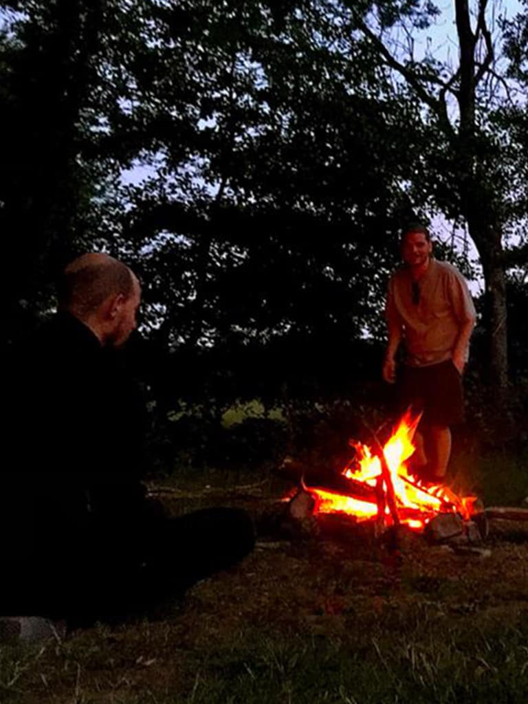 Edwin en Casper in het bos